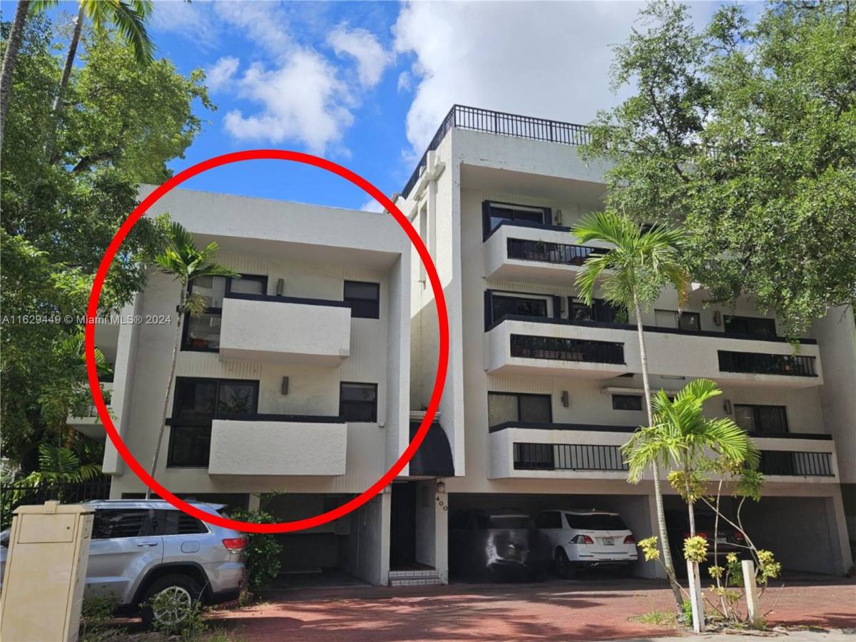Townhouse for rent at 400 Valencia Ave, Miami, FL 33134