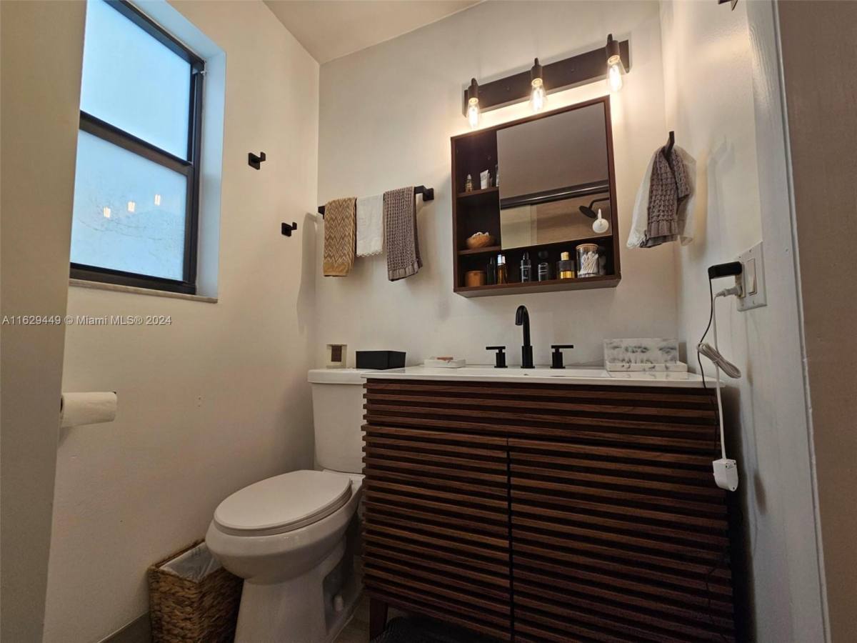 Townhouse for rent at 400 Valencia Ave, Miami, FL 33134