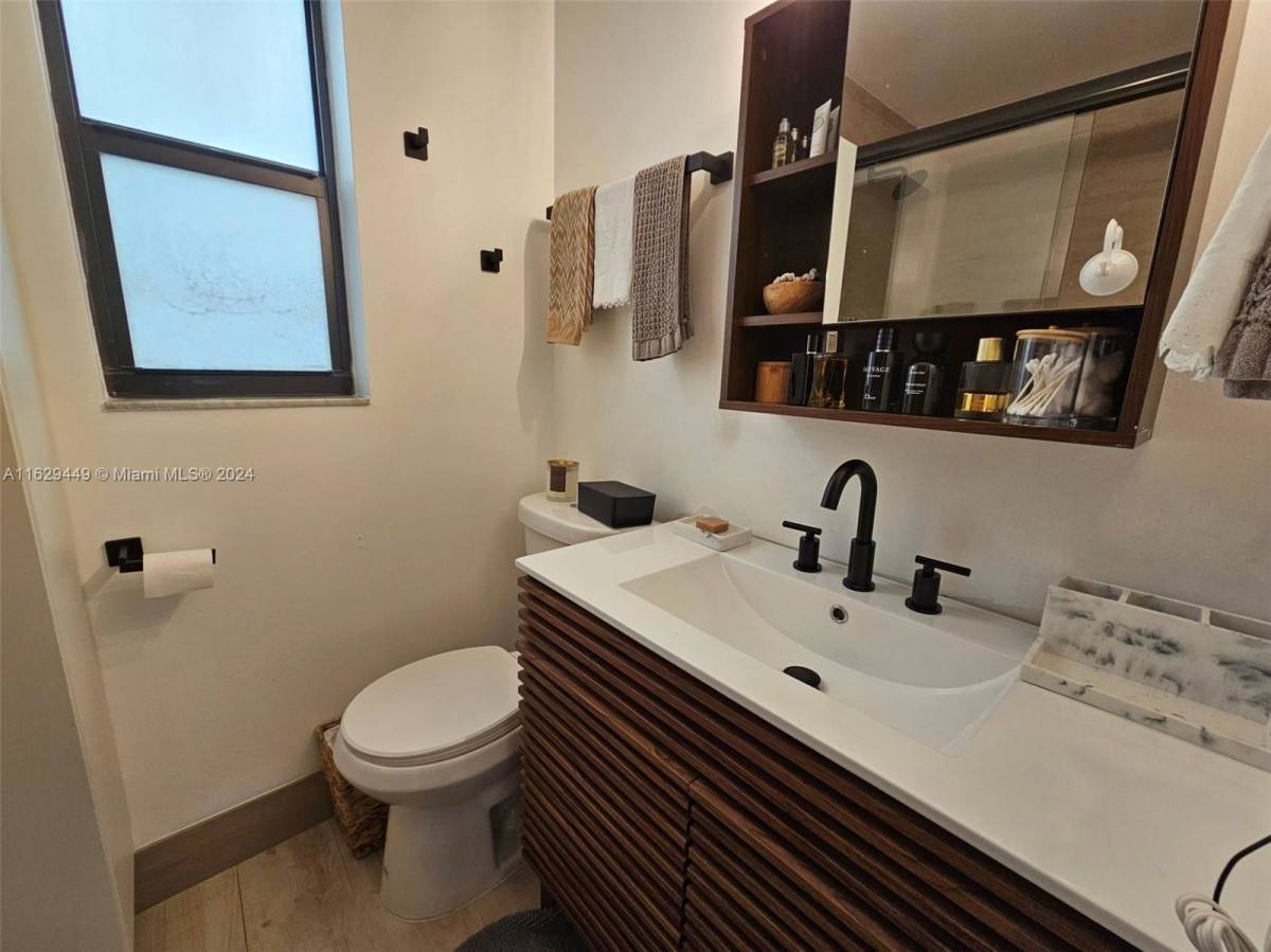 Townhouse for rent at 400 Valencia Ave, Miami, FL 33134