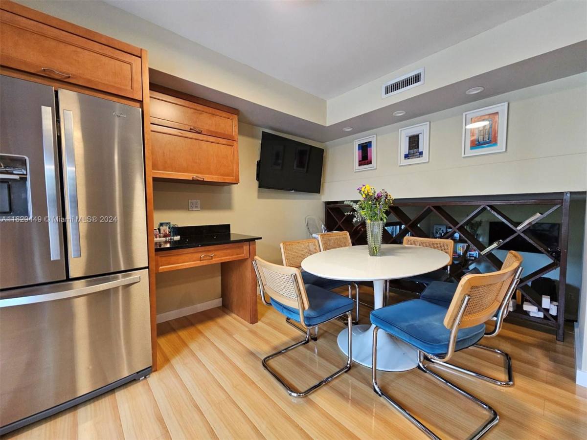 Townhouse for rent at 400 Valencia Ave, Miami, FL 33134