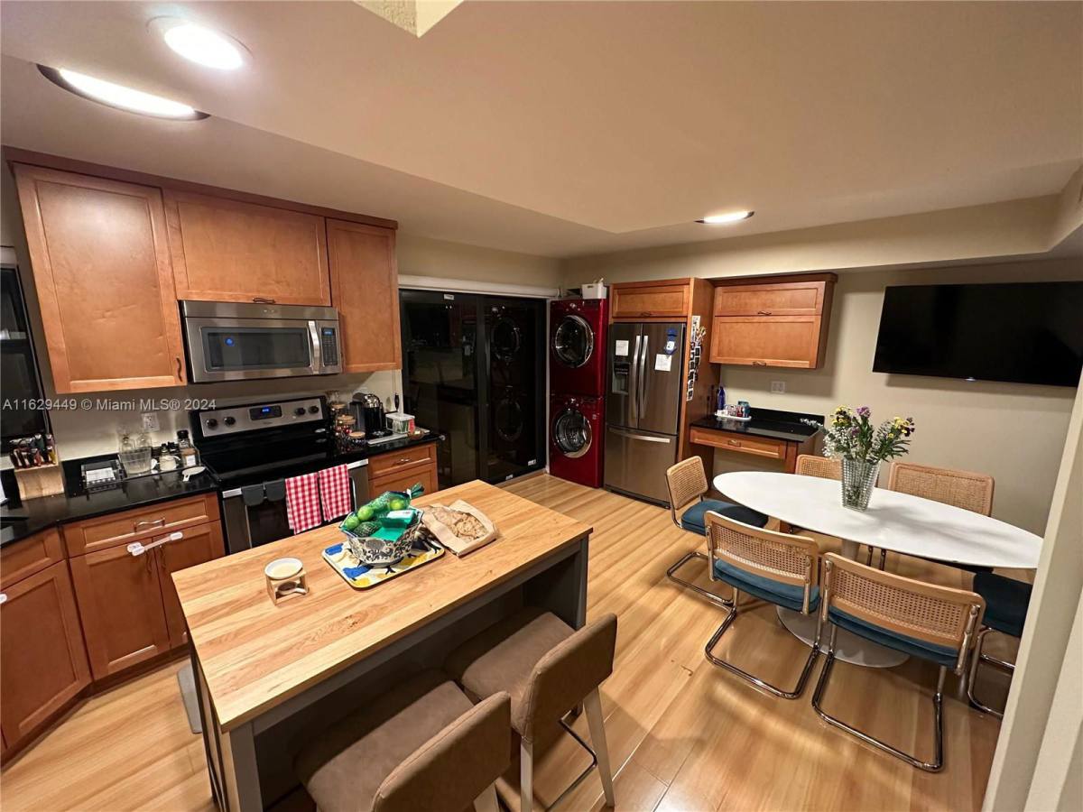 Townhouse for rent at 400 Valencia Ave, Miami, FL 33134