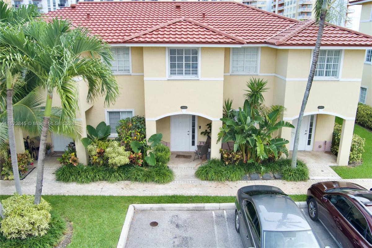 Townhouse for rent at 2056 NE 167th St, Miami, FL 33162