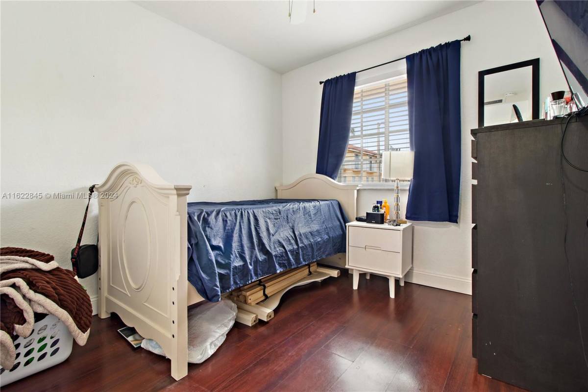 Townhouse for rent at 2056 NE 167th St, Miami, FL 33162