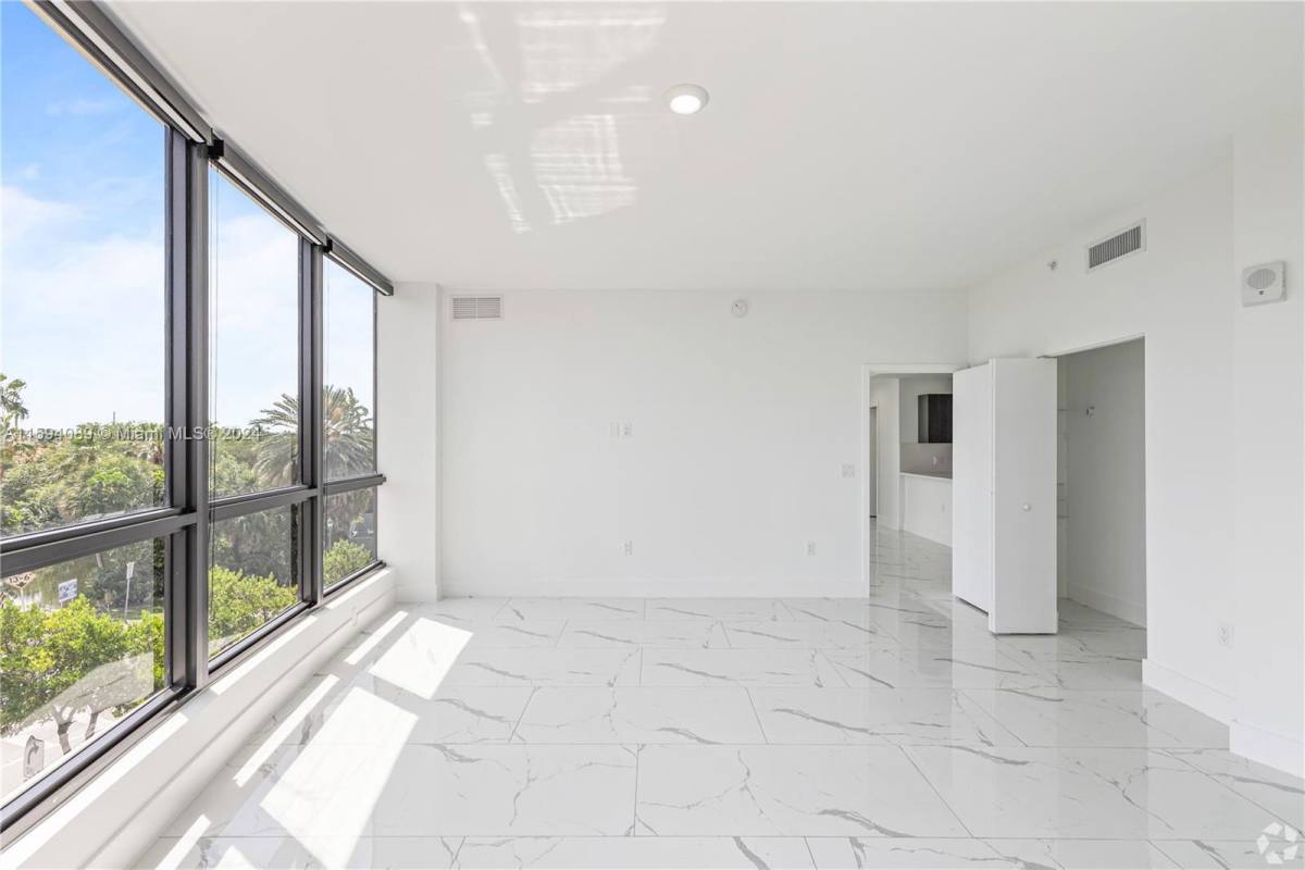 Apartment for rent at 1 Curtiss Parkway, Miami, FL 33166