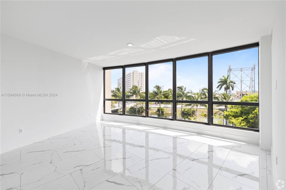 Apartment for rent at 1 Curtiss Parkway, Miami, FL 33166