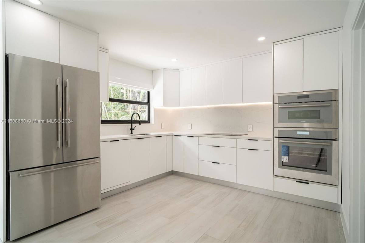 House for rent at 3666 SW 26th St, Miami, FL 33133