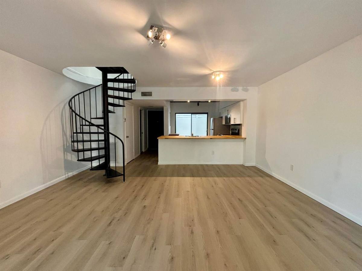 Townhouse for rent at 519 NE 38th St, Miami, FL 33137