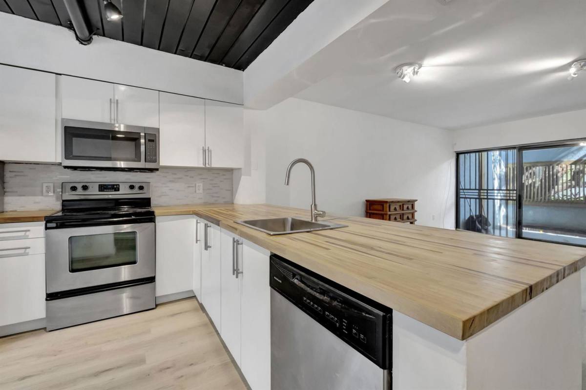 Townhouse for rent at 519 NE 38th St, Miami, FL 33137