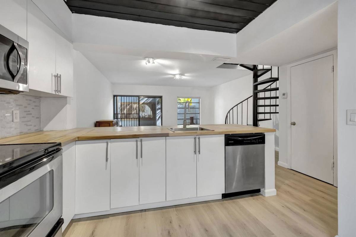 Townhouse for rent at 519 NE 38th St, Miami, FL 33137