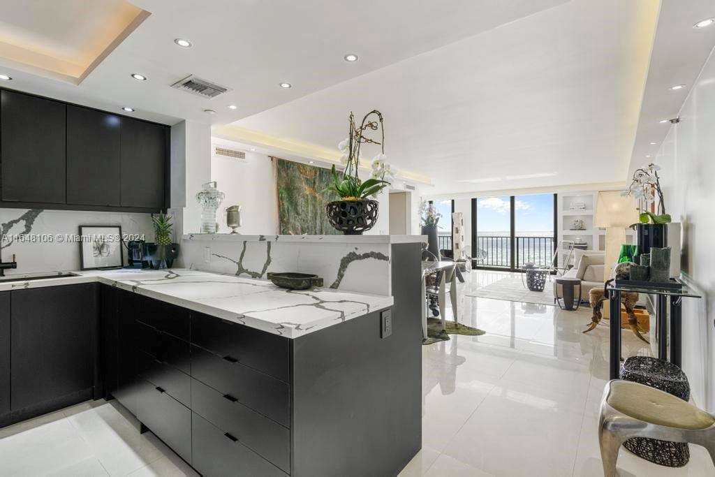 Apartment for rent at 2625 Collins Ave, Miami Beach, FL 33140