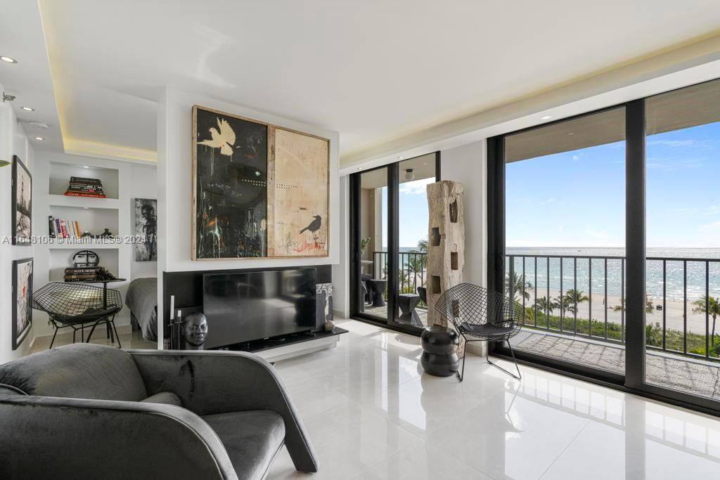 Apartment for rent at 2625 Collins Ave, Miami Beach, FL 33140