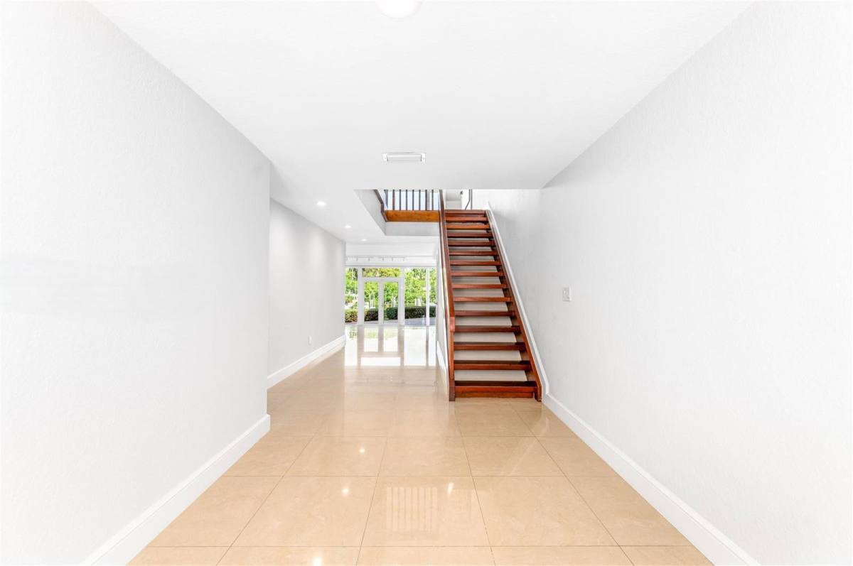 House for rent at 5990 Paradise Point Dr, Miami, FL 33157