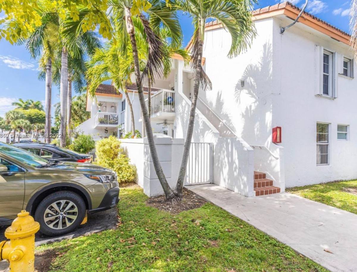Condo for rent at 15315 SW 76th Terrace, Miami, FL 33193