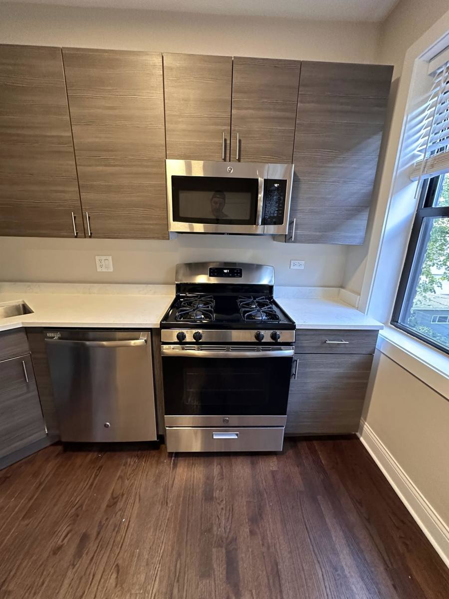 Apartment for rent at 2230 N Sawyer Ave #2W, Chicago, IL 60647
