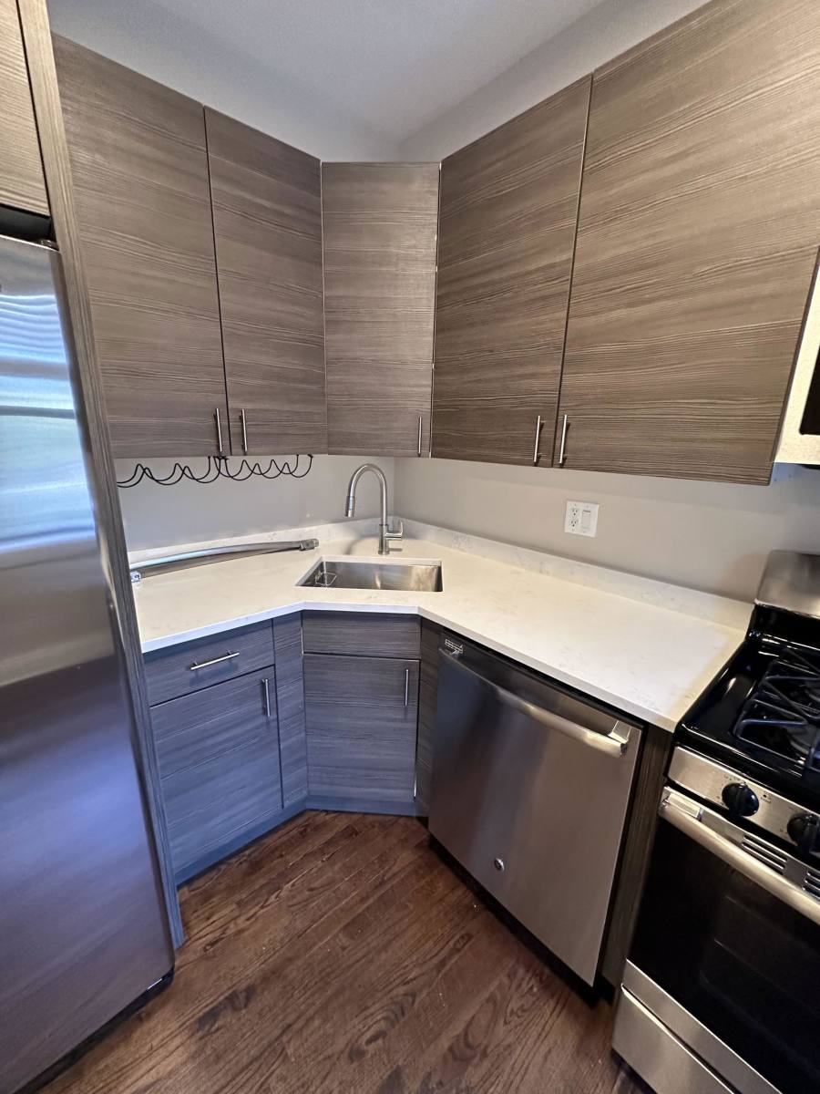 Apartment for rent at 2230 N Sawyer Ave #2W, Chicago, IL 60647