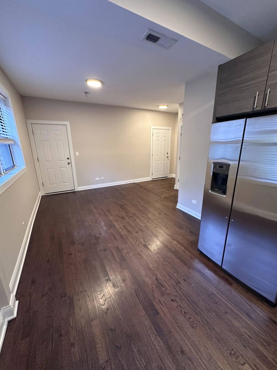 Apartment for rent at 2230 N Sawyer Ave #2W, Chicago, IL 60647