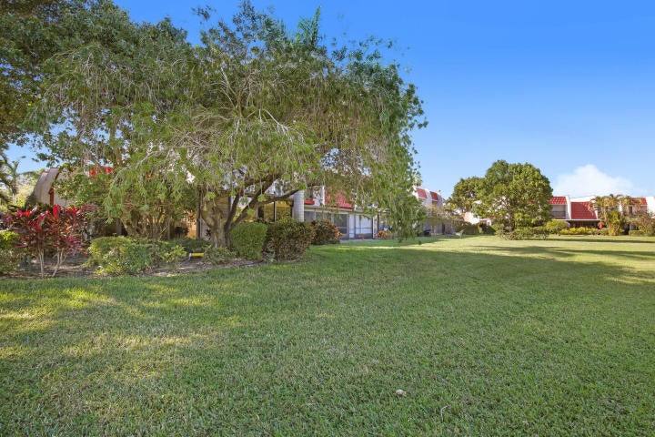 Townhouse for rent at 4360 Fountains Dr, Lake Worth, FL 33467
