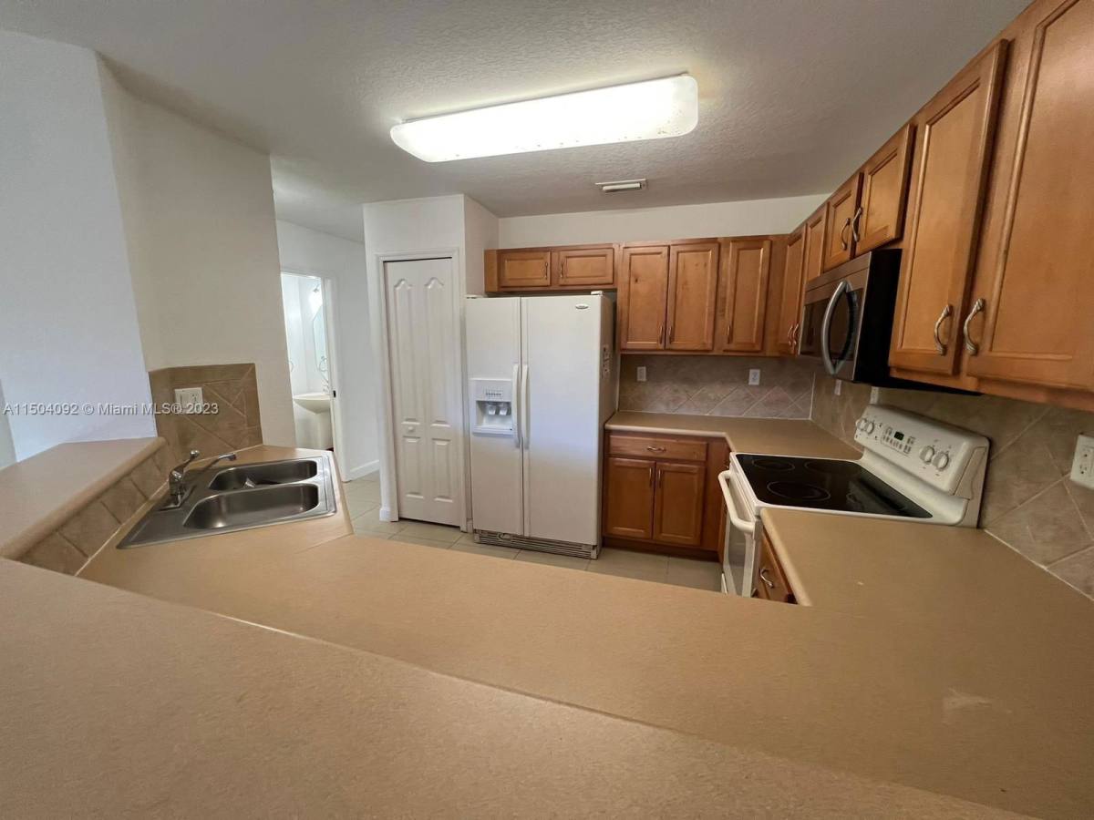 Townhouse for rent at 3038 SW 129th Terrace, Hollywood, FL 33027