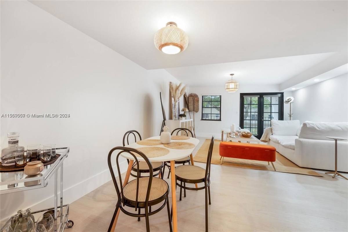 Townhouse for rent at 437 Santander Ave, Miami, FL 33134