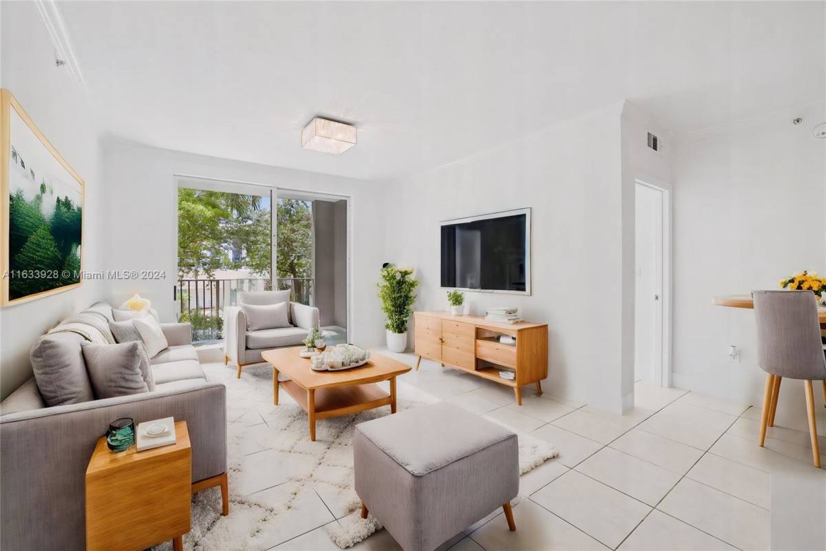 Condo for rent at 6831 SW 44th St, Miami, FL 33155