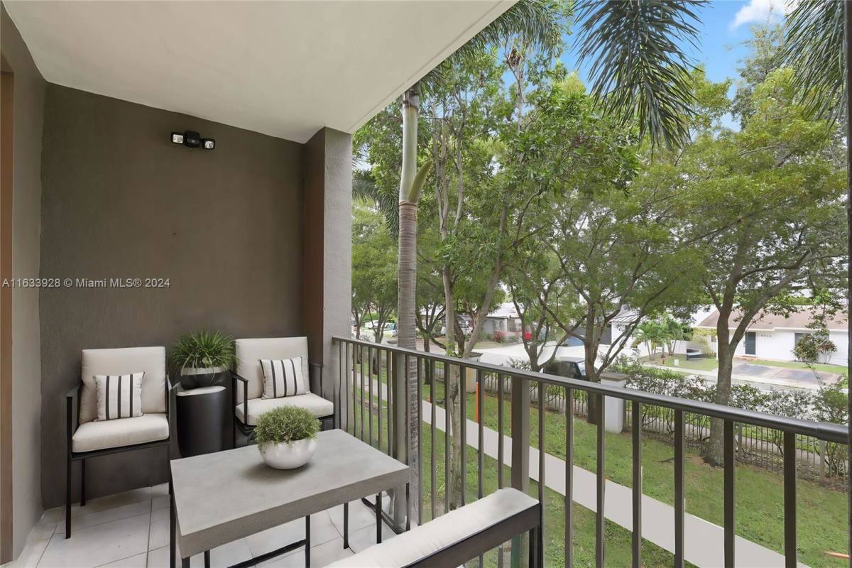 Condo for rent at 6831 SW 44th St, Miami, FL 33155