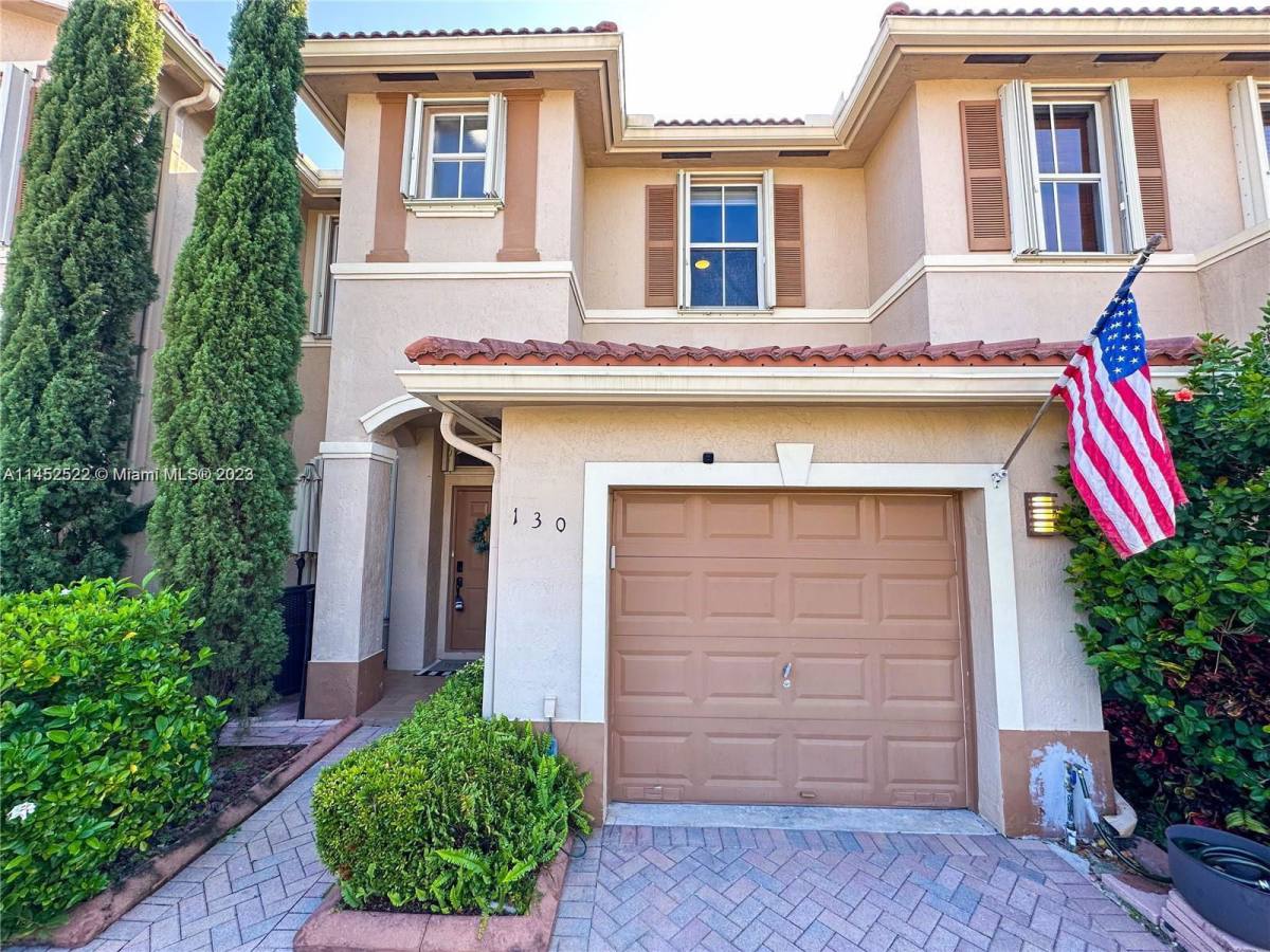 Townhouse for rent at 130 Riverwalk Circle, Fort Lauderdale, FL 33326