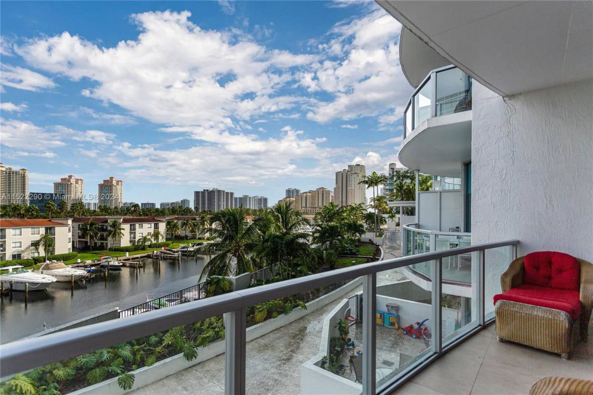 Apartment for rent at 3029 NE 188th St, Miami, FL 33180