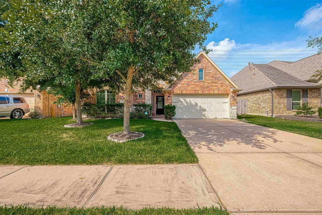House for rent at 13605 Mooring Pointe Dr, Pearland, TX 77584
