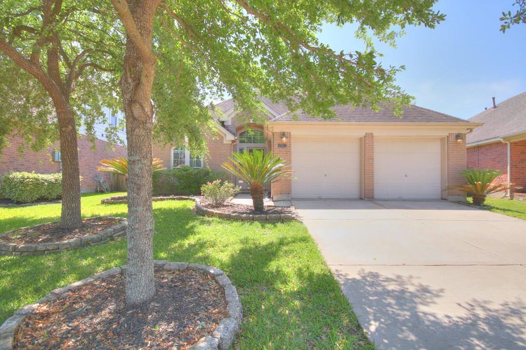 House for rent at 13010 Balsam Breeze Lane, Pearland, TX 77584