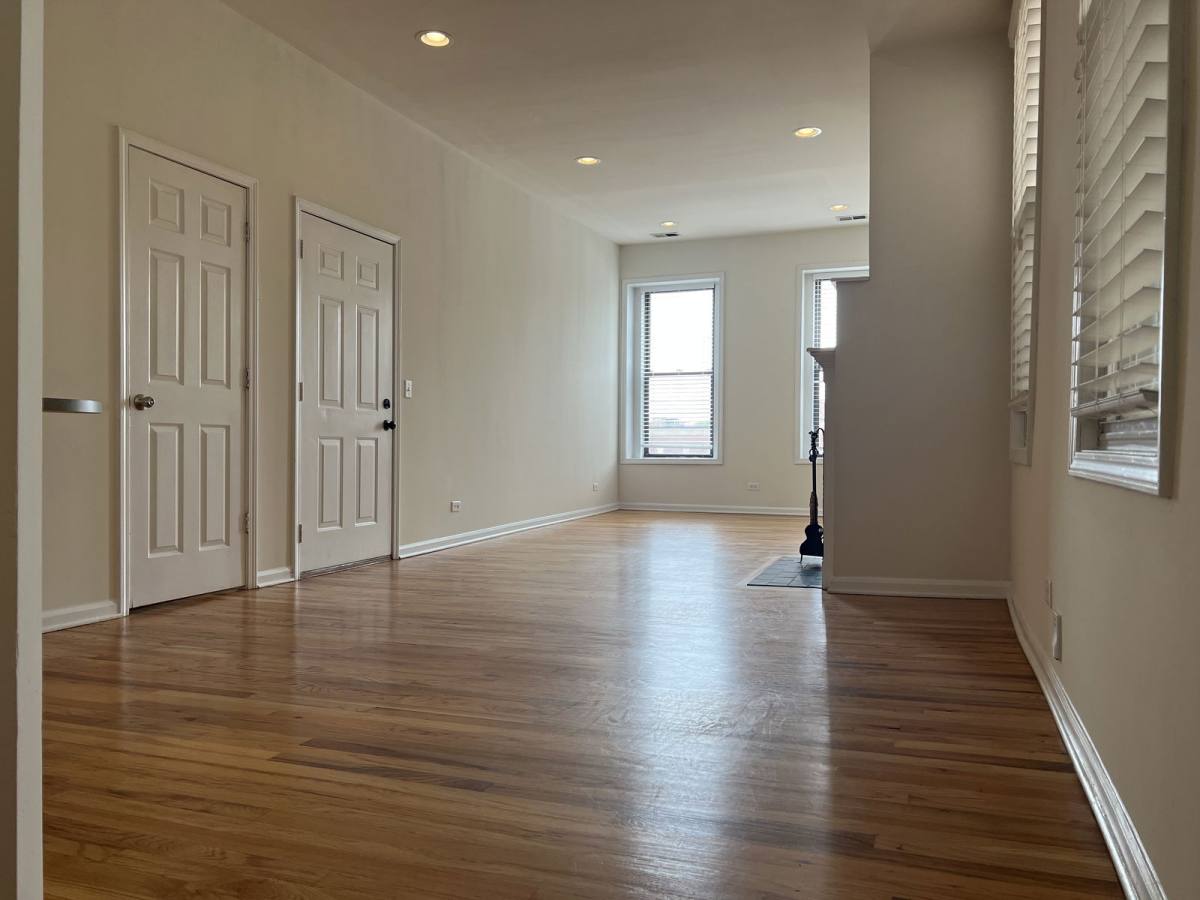Apartment for rent at 900 N Ashland Ave #3, Chicago, IL 60622