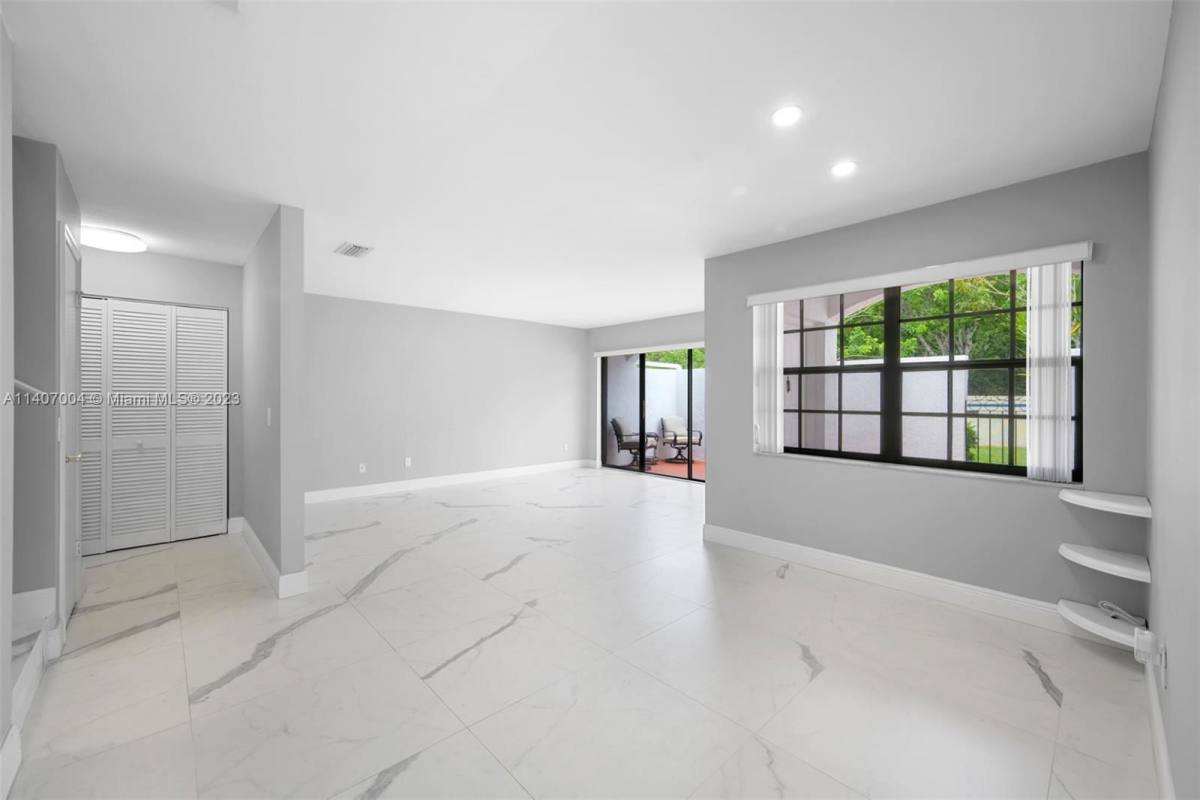 Townhouse for rent at 20904 Leeward Court, Miami, FL 33180