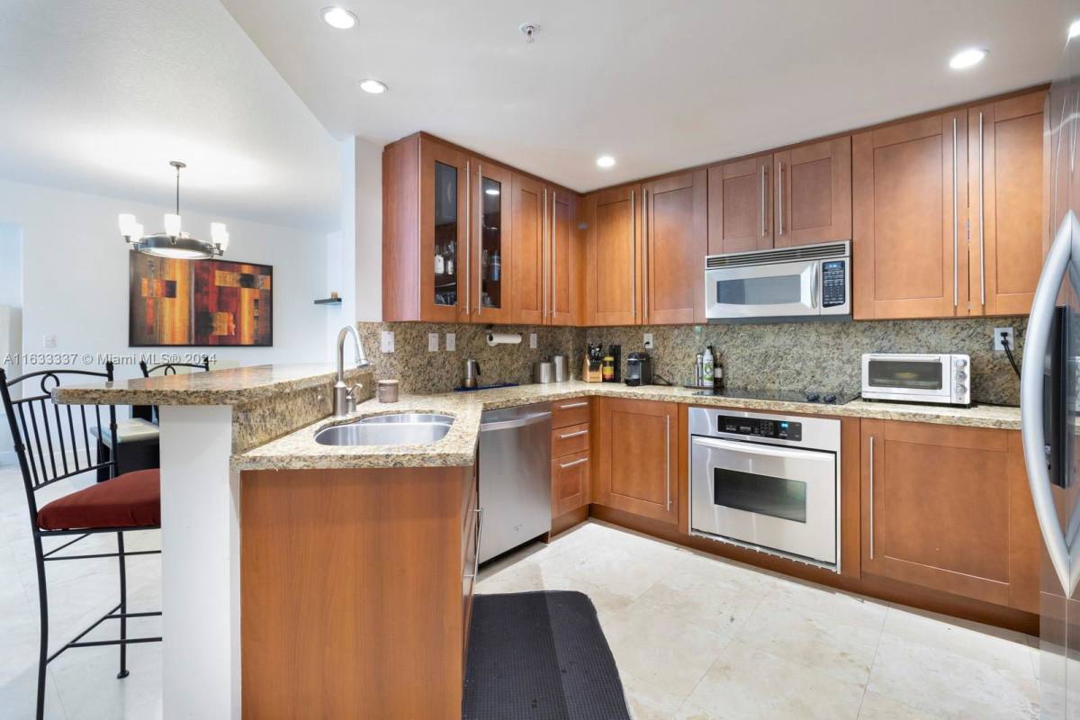 Condo for rent at 118 Zamora Ave, Miami, FL 33134