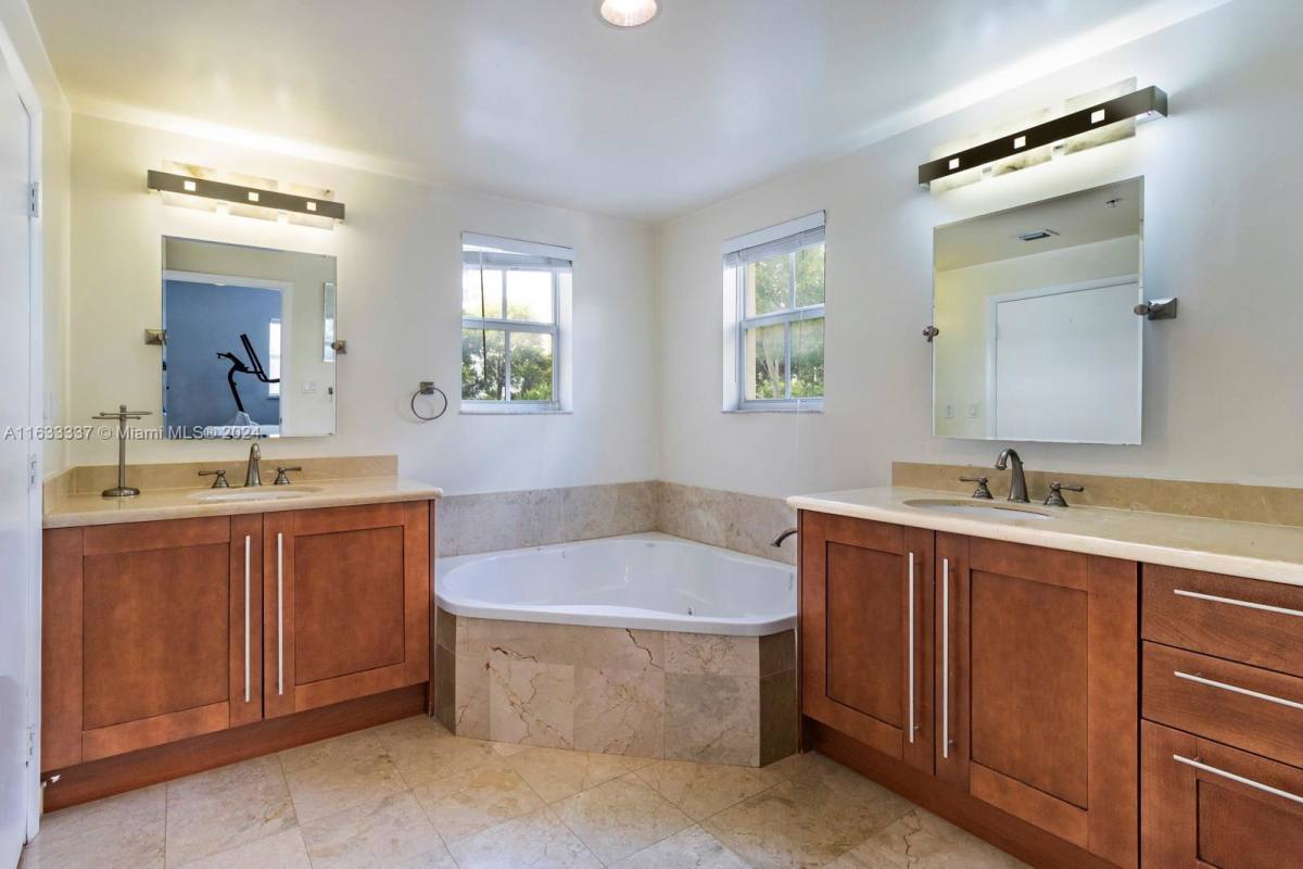 Condo for rent at 118 Zamora Ave, Miami, FL 33134