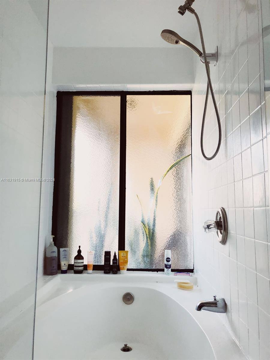 Townhouse for rent at 2420 Brickell Ave, Miami, FL 33129