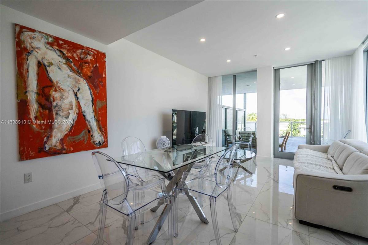 8425 Crespi Blvd, Miami Beach, FL 33141 - Apartment For Rent - Image 3