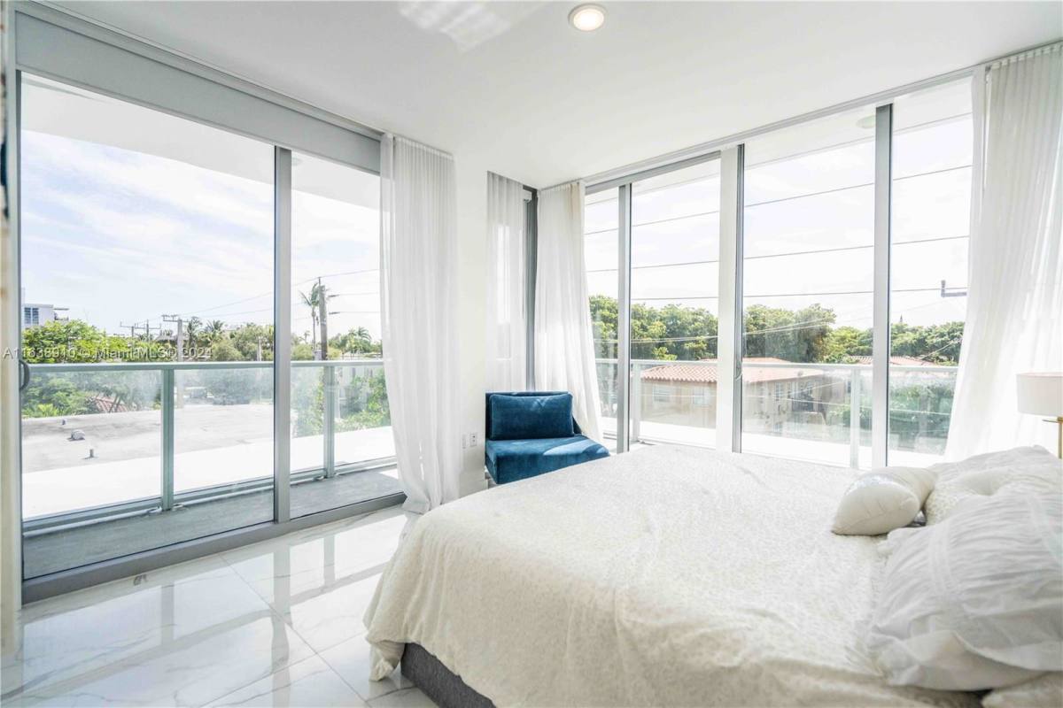 8425 Crespi Blvd, Miami Beach, FL 33141 - Apartment For Rent - Image 7