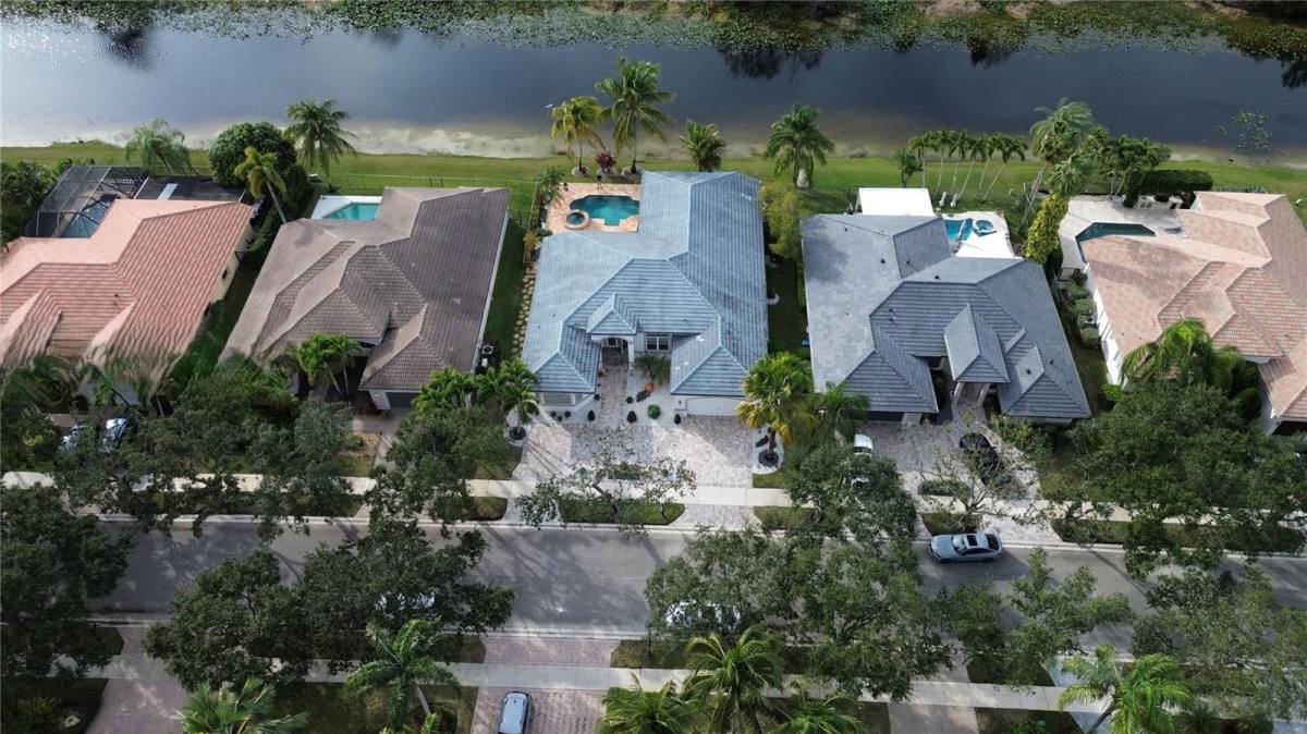House for rent at 3763 Oak Ridge Circle, Fort Lauderdale, FL 33331