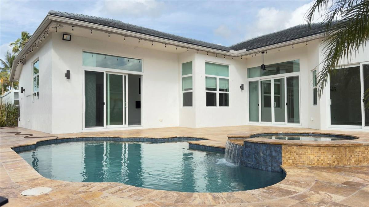 House for rent at 3763 Oak Ridge Circle, Fort Lauderdale, FL 33331