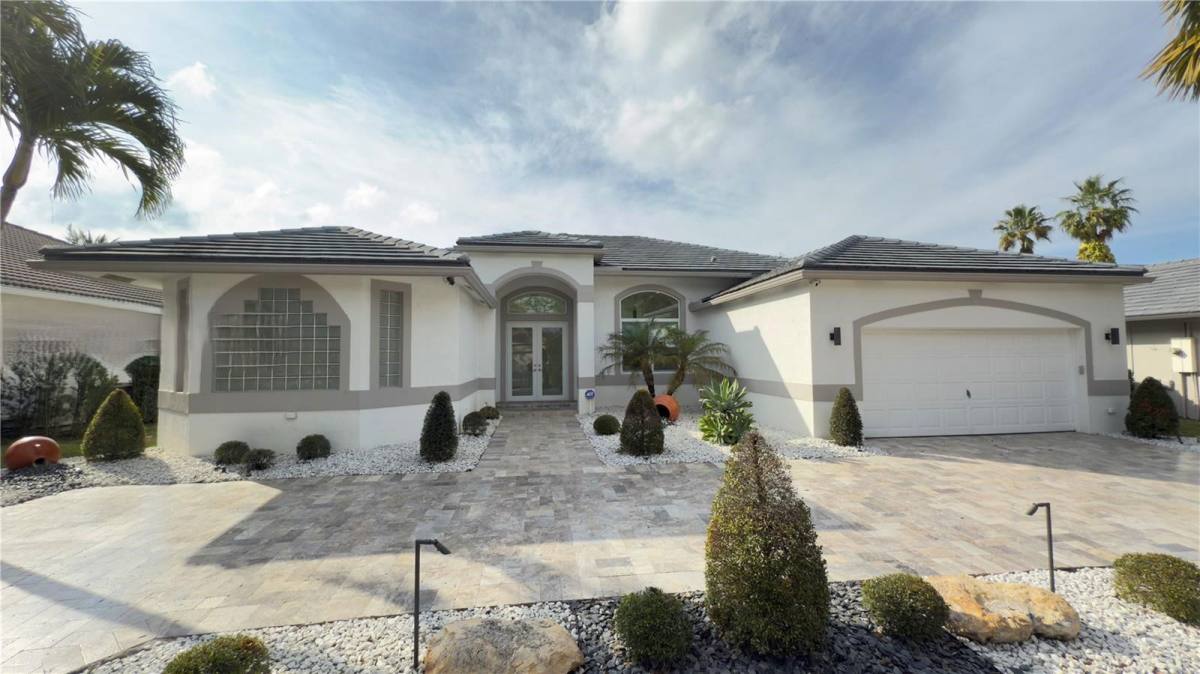 House for rent at 3763 Oak Ridge Circle, Fort Lauderdale, FL 33331