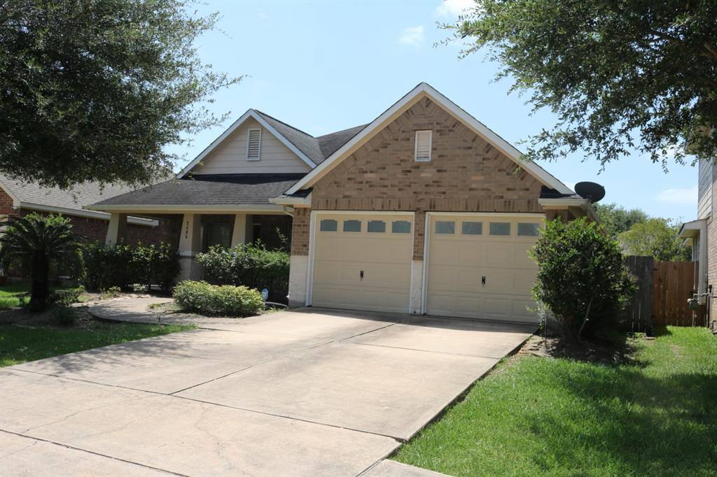 House for rent at 2307 Shadow Falls Lane, Pearland, TX 77584