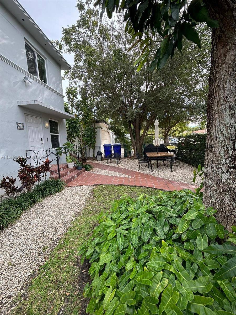 Apartment for rent at 685 SW 19th Rd, Miami, FL 33129