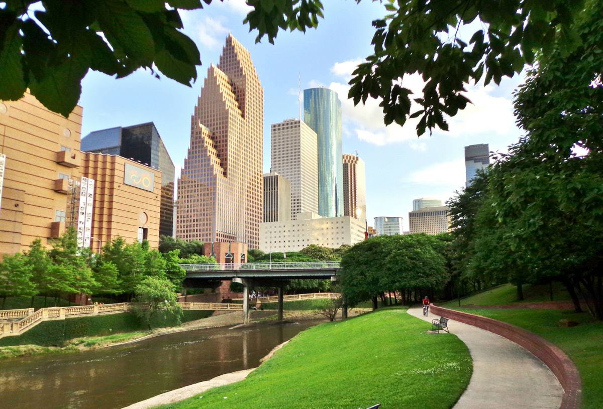 Apartment for rent at 1801 Smith St #302, Houston, TX 77002
