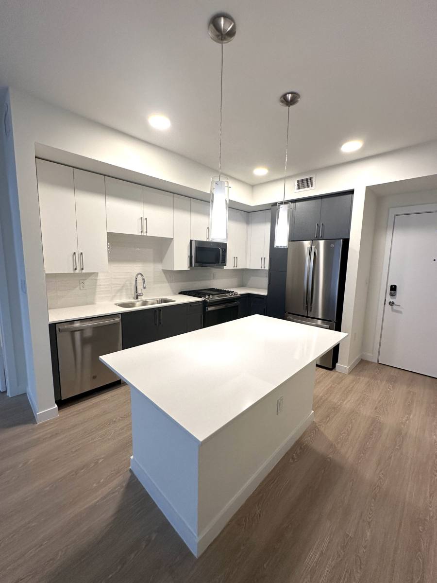 Apartment for rent at 19401 W Dixie Highway 303, Miami, FL 33180