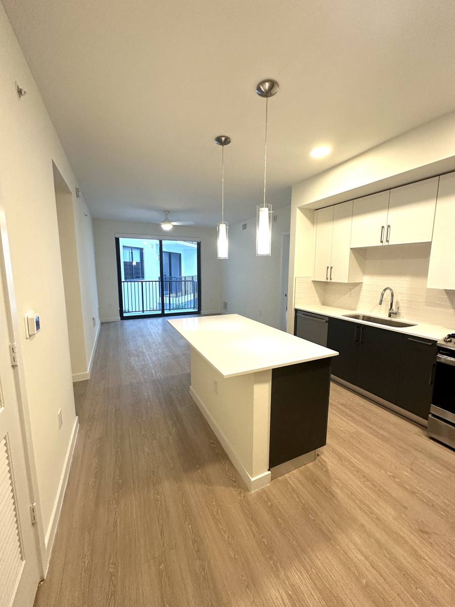 Apartment for rent at 19401 W Dixie Highway 303, Miami, FL 33180