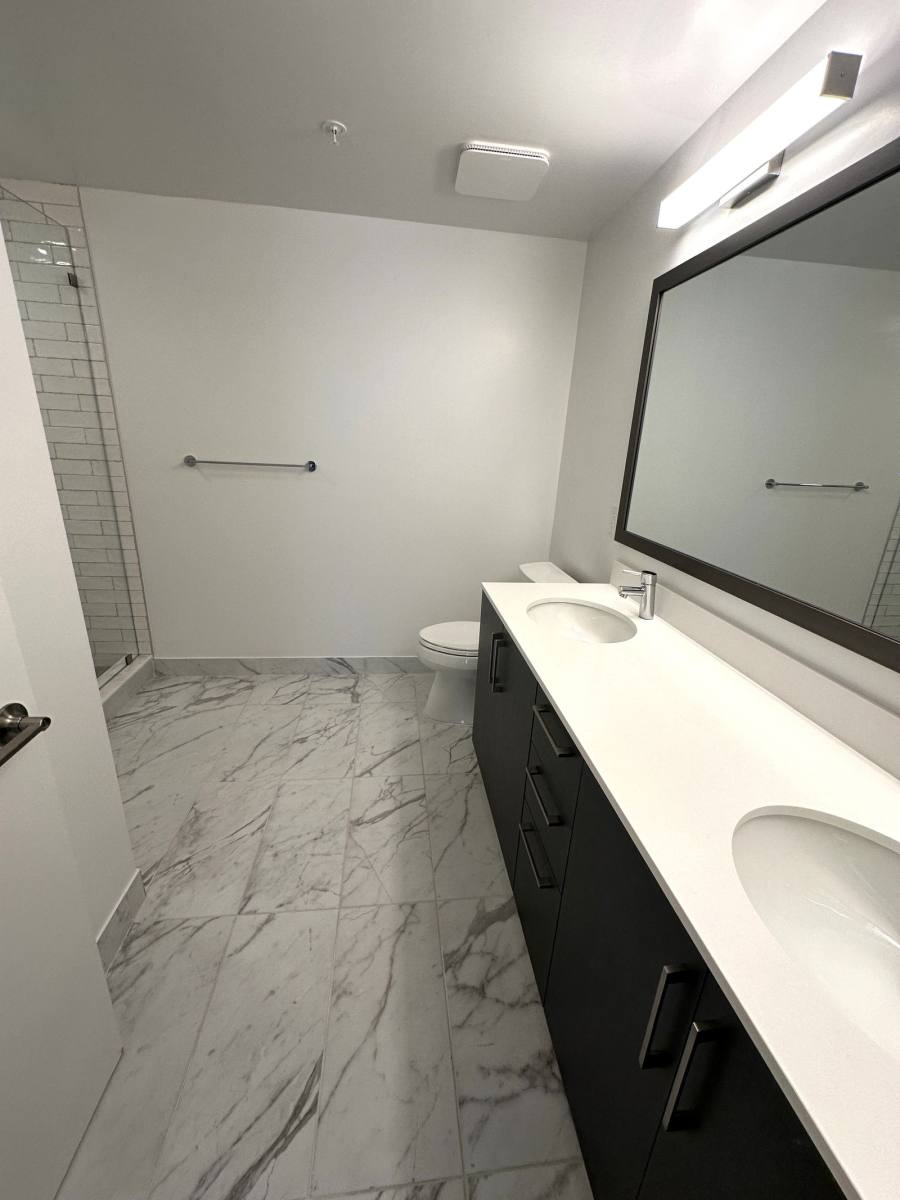 Apartment for rent at 19401 W Dixie Highway 303, Miami, FL 33180