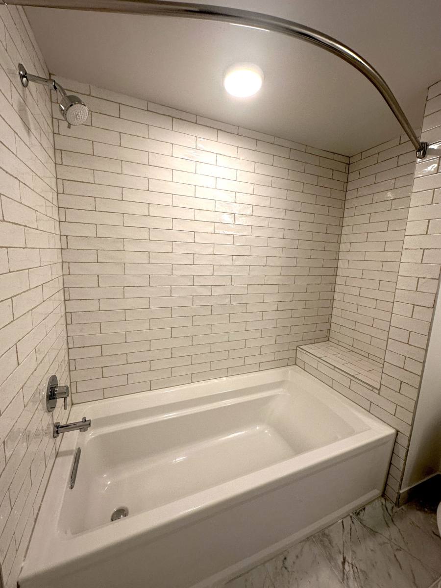 Apartment for rent at 19401 W Dixie Highway 303, Miami, FL 33180