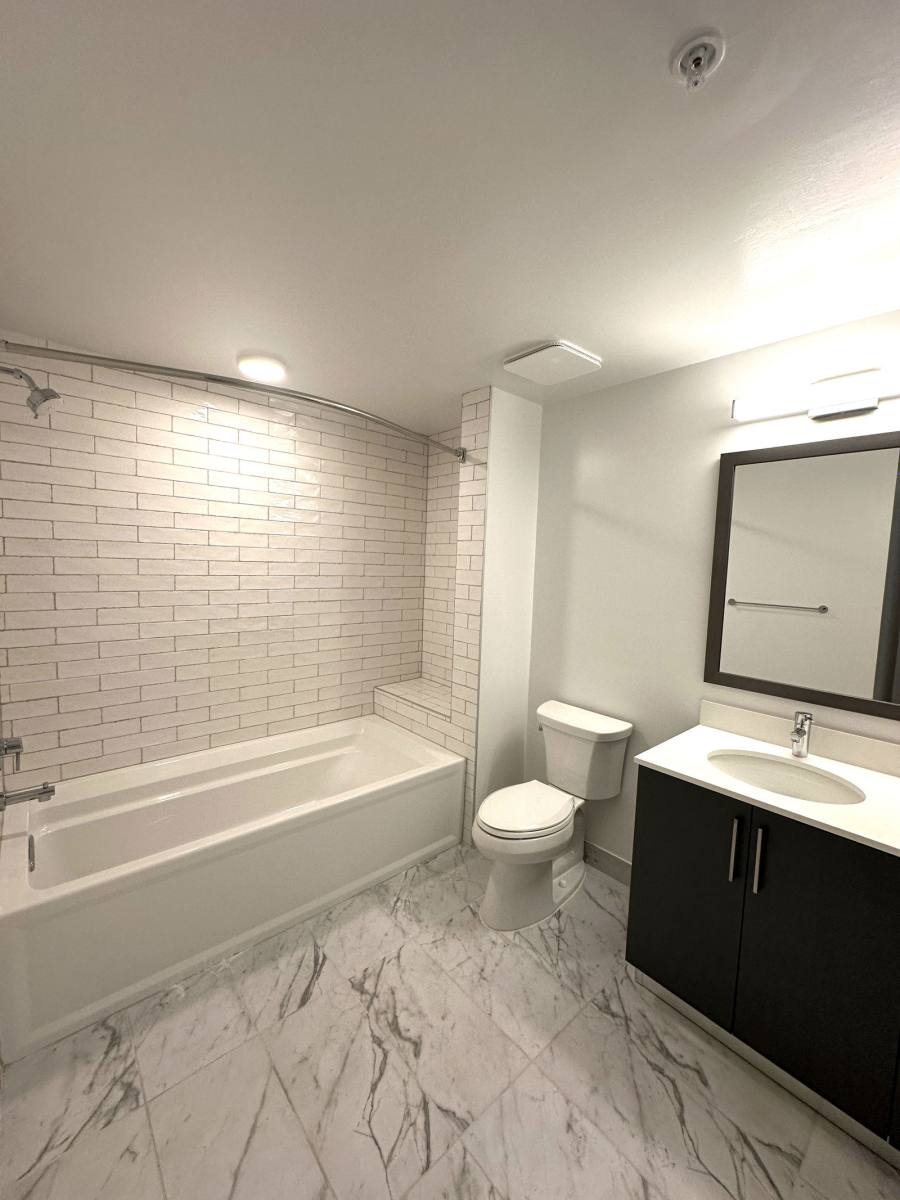 Apartment for rent at 19401 W Dixie Highway 303, Miami, FL 33180