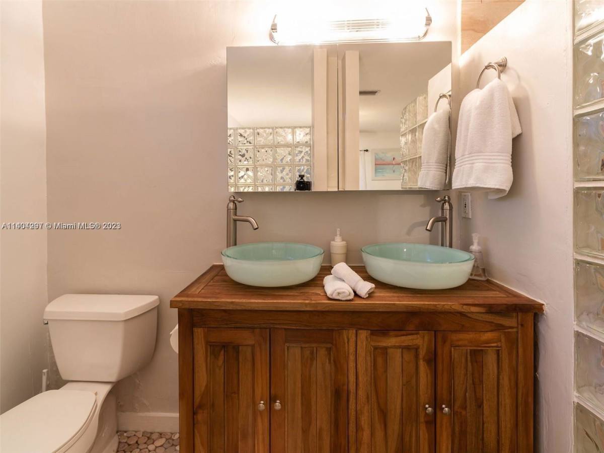 House for rent at 1507 Garfield St, Hollywood, FL 33020