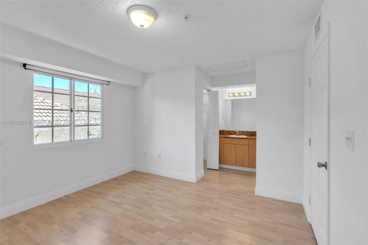 Townhouse for rent at 2921 NE 185th St, Miami, FL 33180