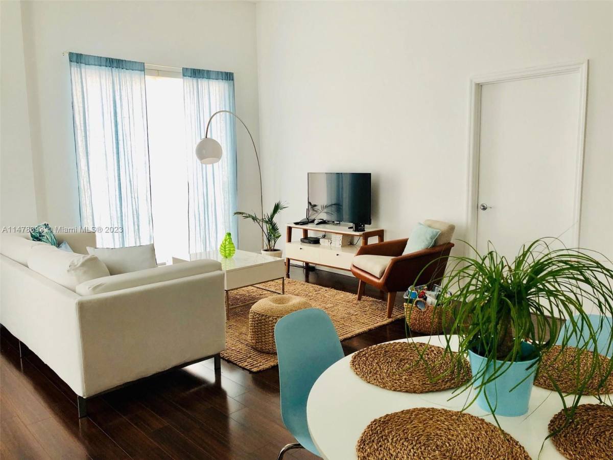 Apartment for rent at 7290 SW 90th St, Miami, FL 33156